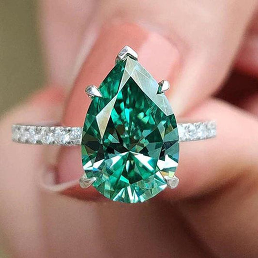 14Ct Green Sapphire Pear Cut Engaement Ring