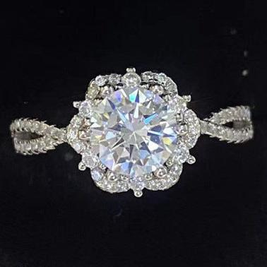 10Ct White Sapphire Round Cut Wedding Ring