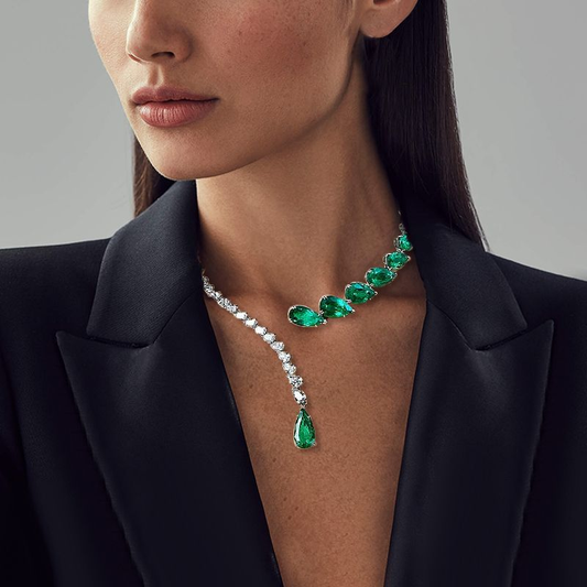 18Ct Green Sapphire Pear Cut Necklace