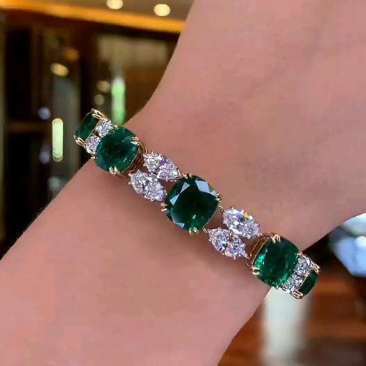 16Ct Green Sapphire Cushion Cut Bracelet