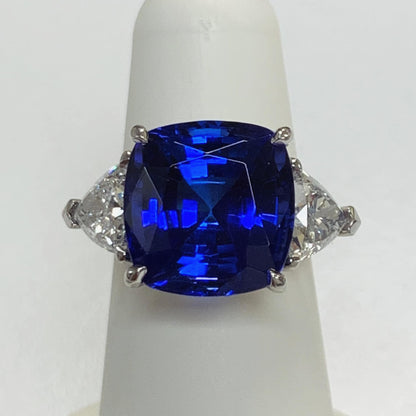 8Ct Blue Sapphire Cushion Cut Engaement Ring