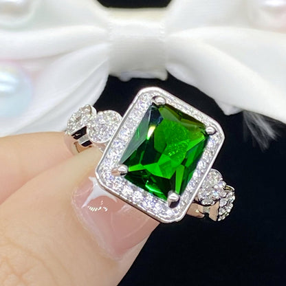 8Ct Green Sapphire Baguette Cut Engaement Ring