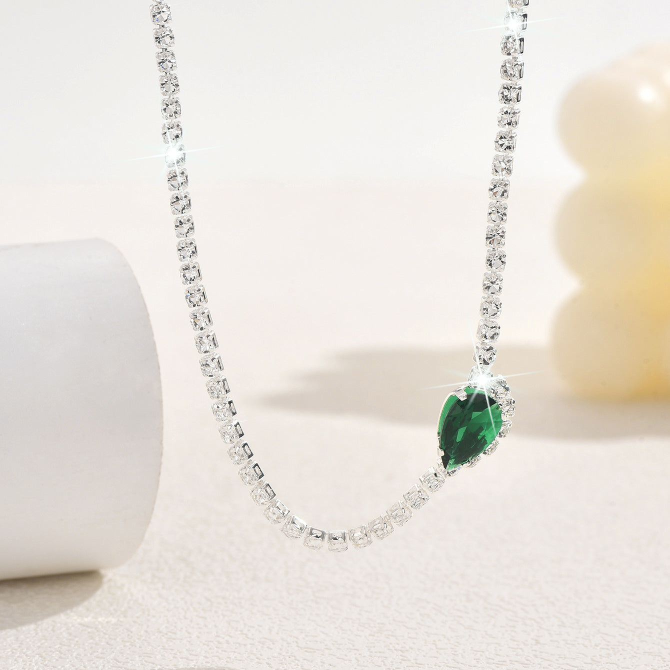 10Ct White&Green Sapphire Pear Cut Necklace