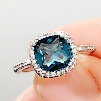 10Ct Blue Sapphire Cushion Cut Engaement Ring