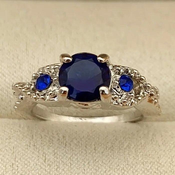 8Ct Blue Sapphire Round Cut Ring