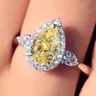 8Ct Yellow Sapphire Pear Cut Engaement Ring