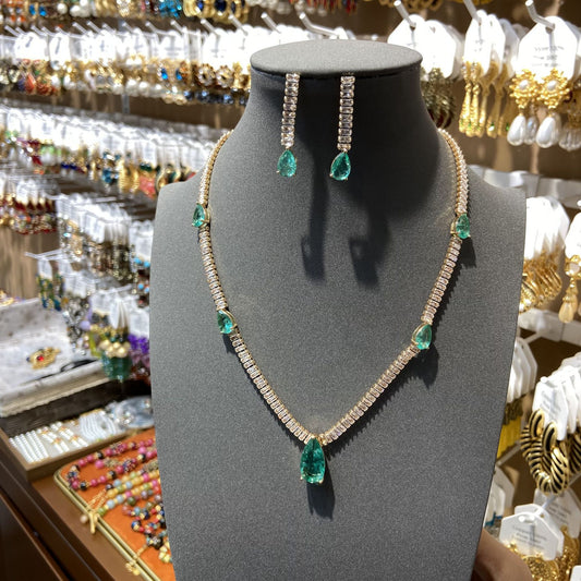 Green Sapphire Pear Cut Jewelry Set