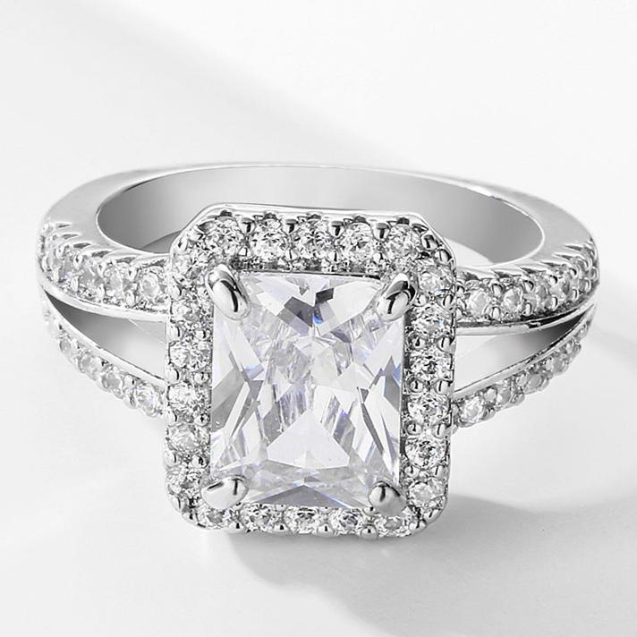 10Ct White Sapphire Baguette Cut Wedding Ring