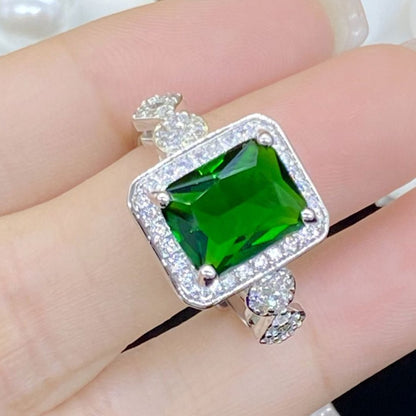 8Ct Green Sapphire Baguette Cut Engaement Ring