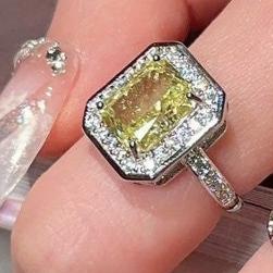 8Ct Yellow Sapphire Baguette Cut Engaement Ring