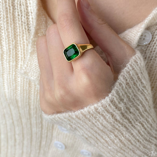 8Ct Green Sapphire Baguette Cut Ring