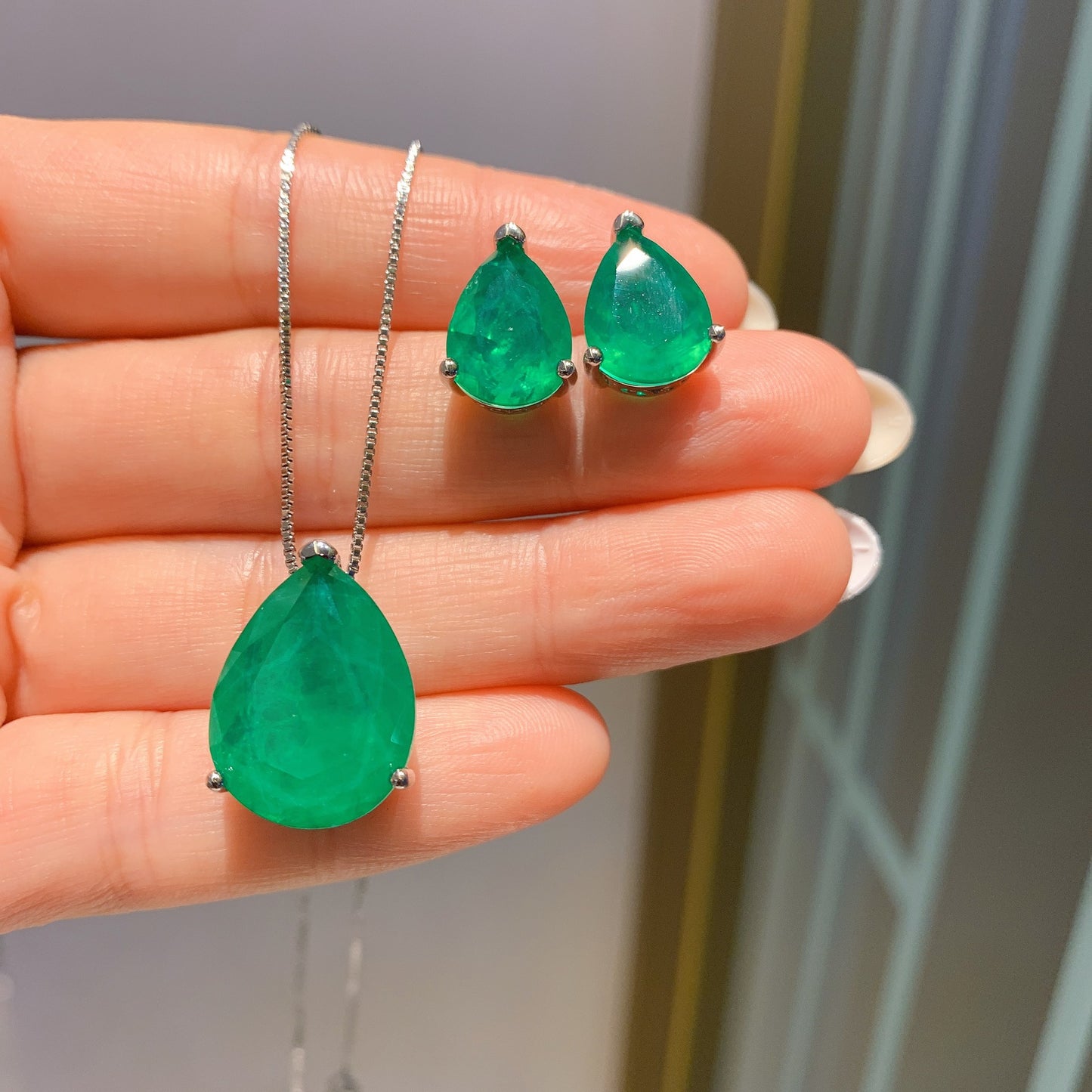 Green Sapphire Pear Cut Jewelry Set