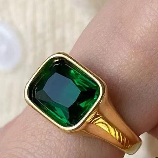 8Ct Green Sapphire Baguette Cut Ring