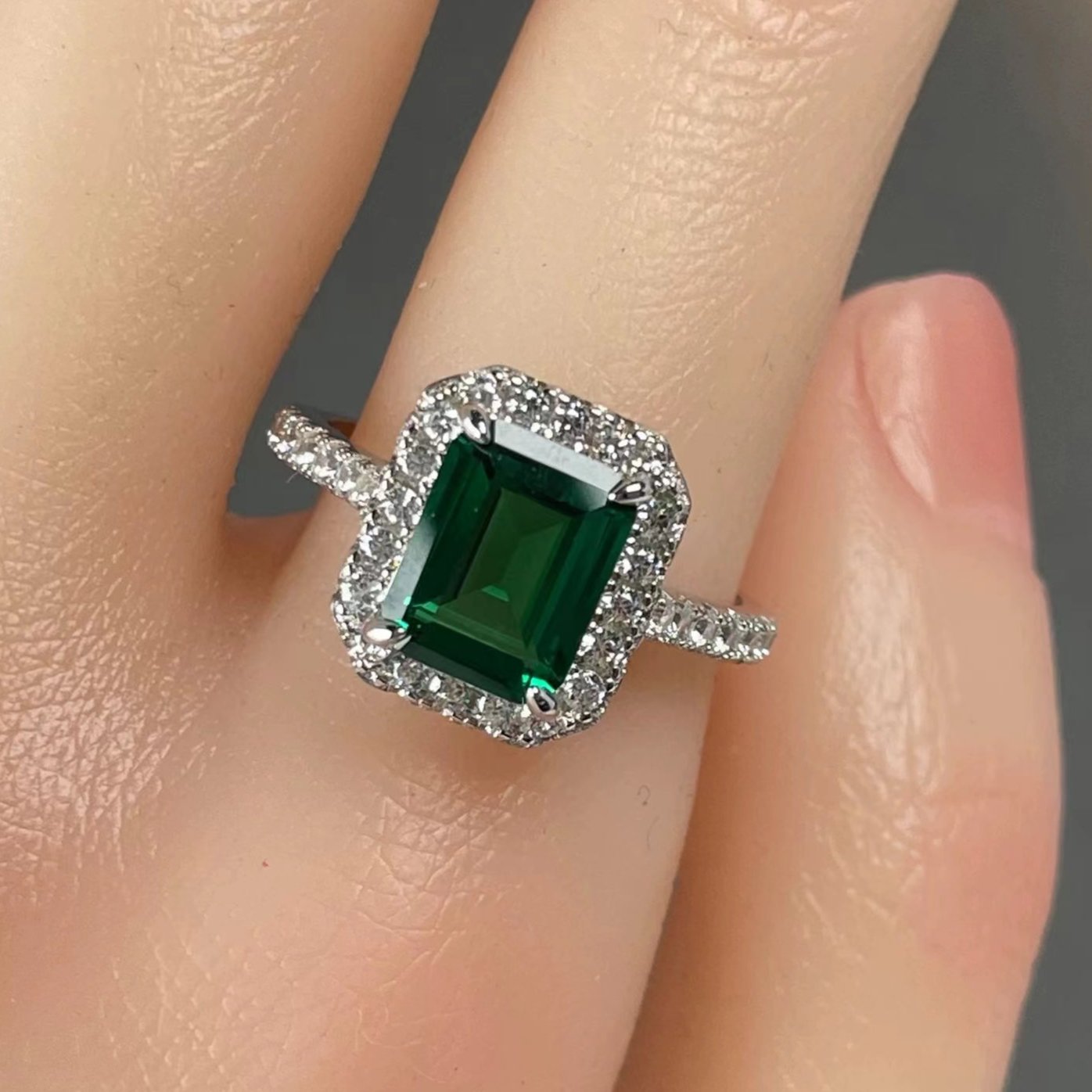 8Ct Green Sapphire Baguette Cut Engaement Ring