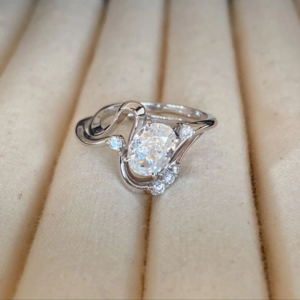 8Ct White Sapphire Oval Cut Ring