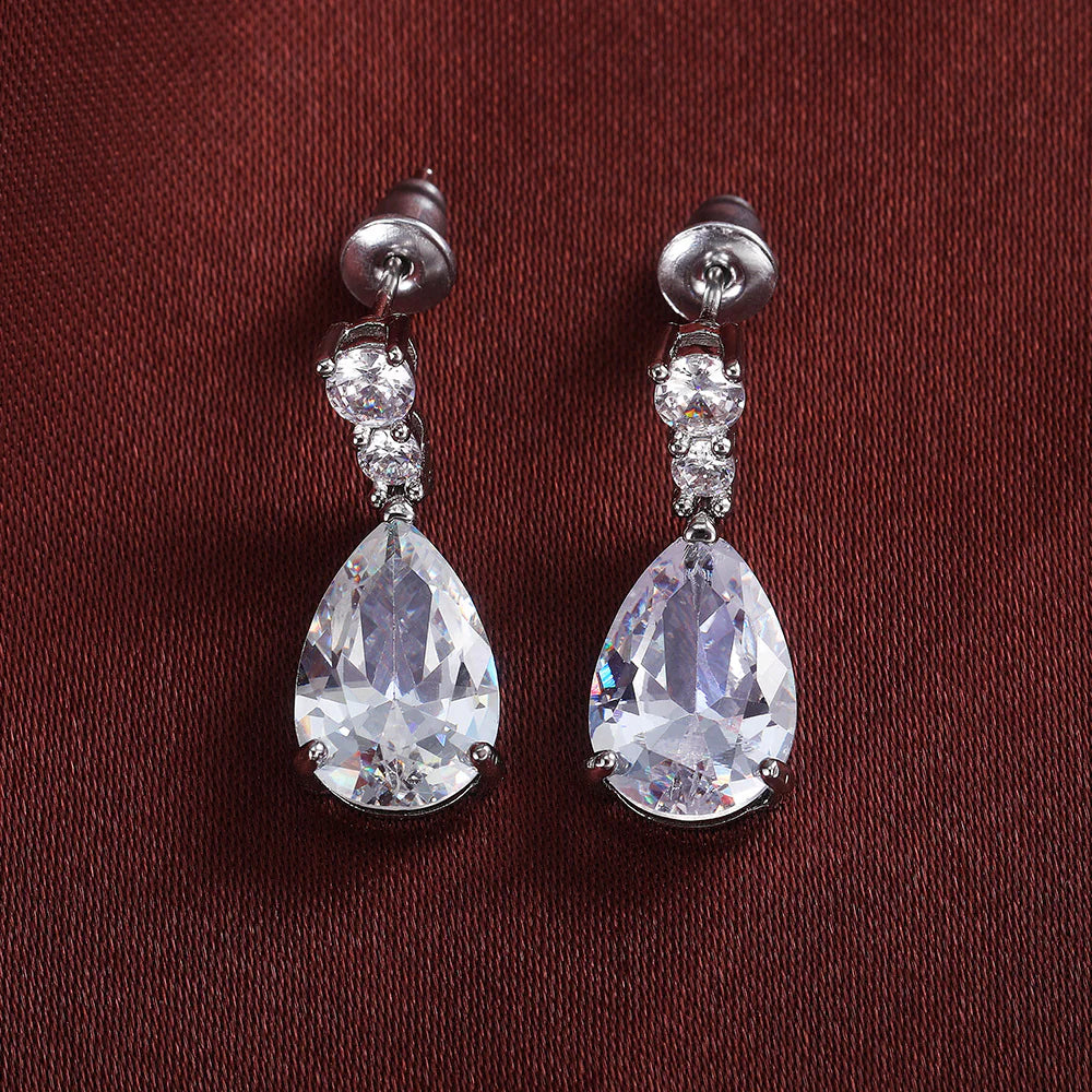 14Ct Pear Cut Drop Earrings