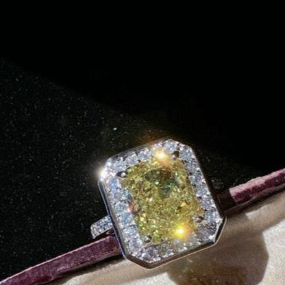 8Ct Yellow Sapphire Baguette Cut Engaement Ring