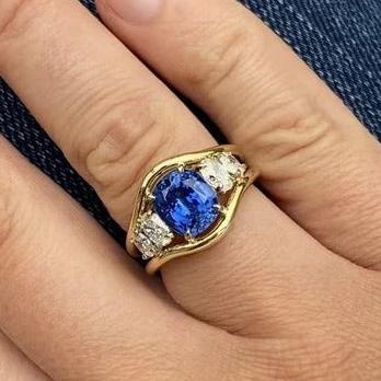 10Ct Blue Sapphire Oval Cut Engaement Ring