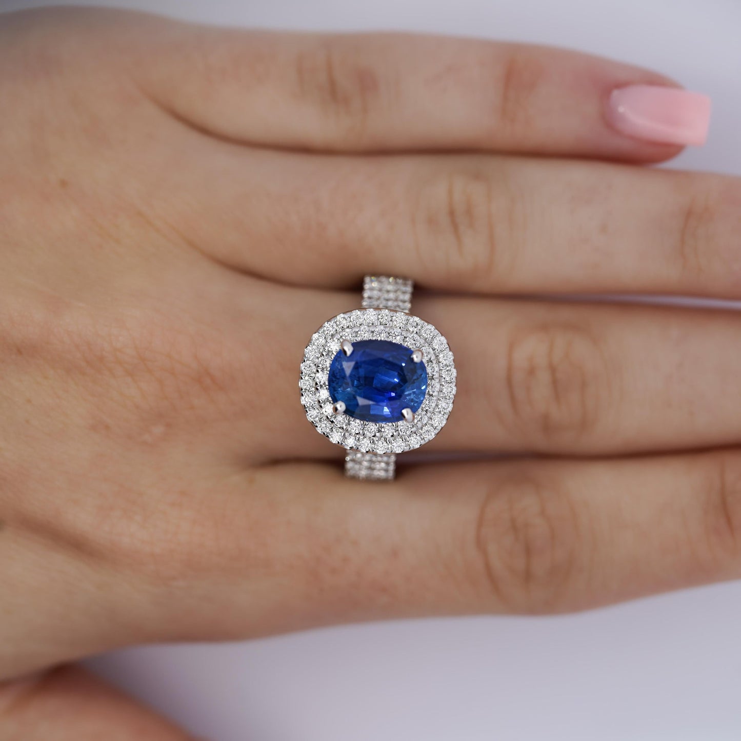 10Ct Blue Sapphire Cushion Cut Engaement Ring