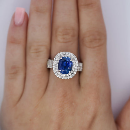 10Ct Blue Sapphire Cushion Cut Engaement Ring