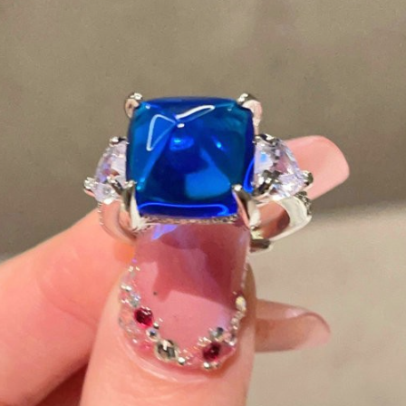 8Ct Blue Sapphire Cushion Cut Engaement Ring