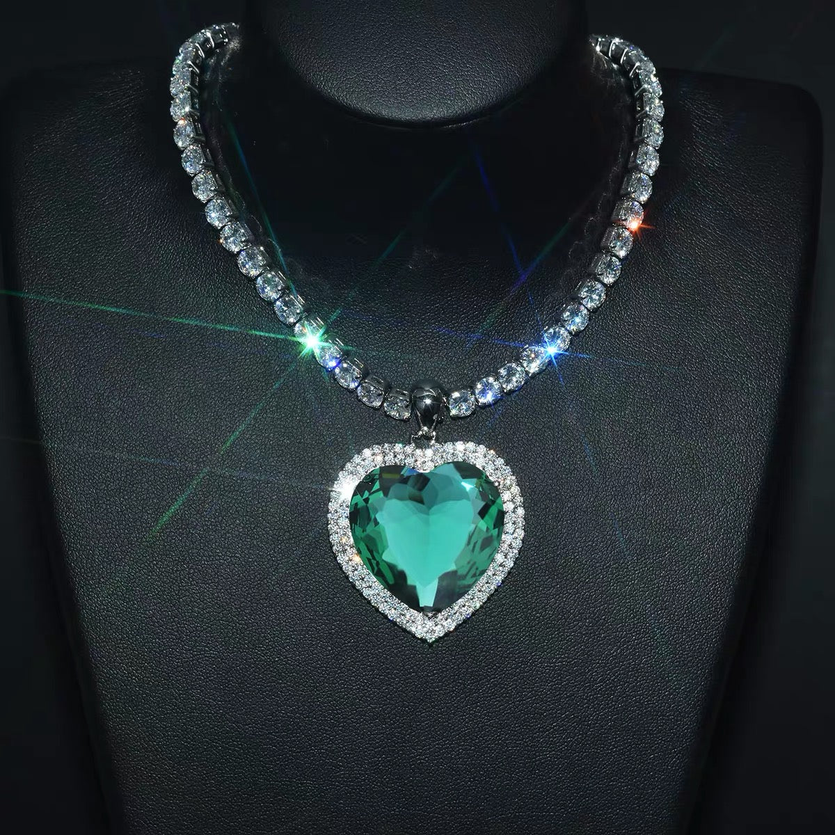 35Ct Heart Cut Necklace