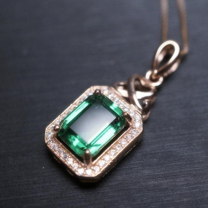 8Ct Green Sapphire Baguette Cut Necklace