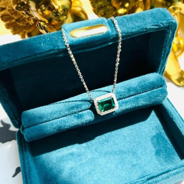 8Ct Green Sapphire Baguette Cut Necklace