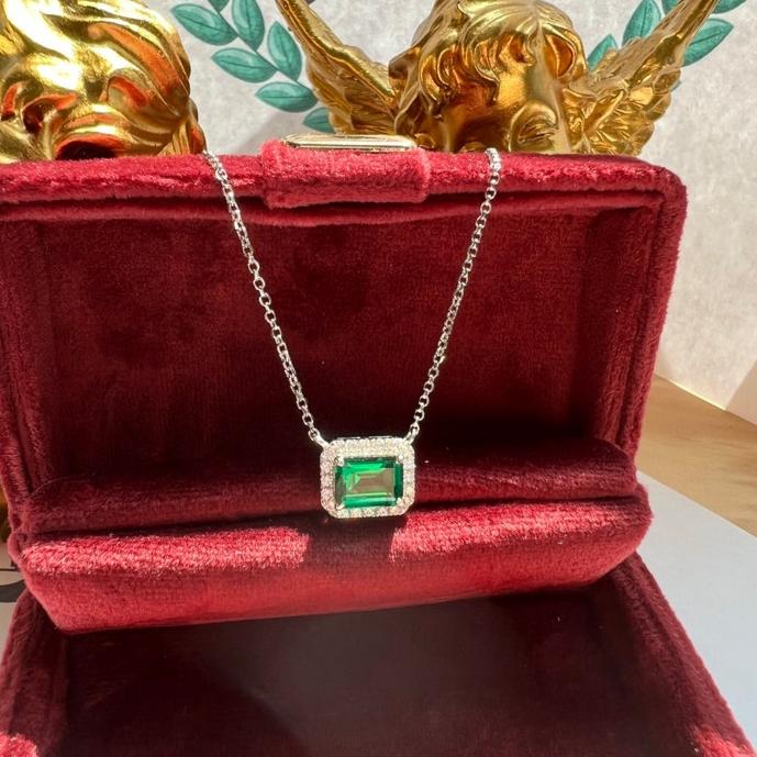 8Ct Green Sapphire Baguette Cut Necklace