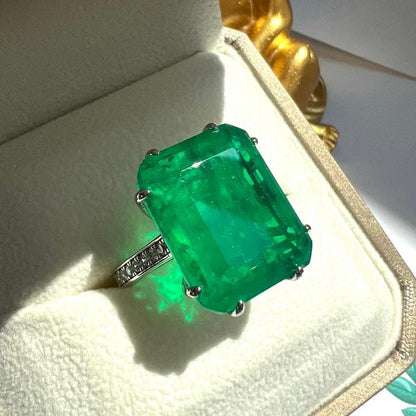 8Ct Green Sapphire Baguette Cut Engaement Ring