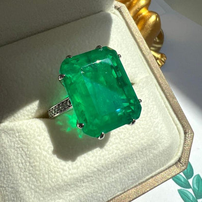 8Ct Green Sapphire Baguette Cut Engaement Ring