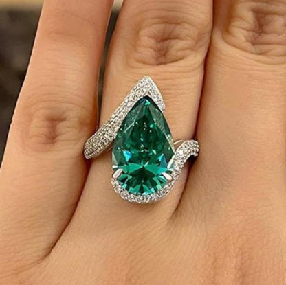 14Ct Green Sapphire Pear Cut Engaement Ring