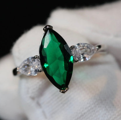 8Ct Green Sapphire Marquise Cut Ring