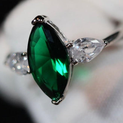 8Ct Green Sapphire Marquise Cut Ring