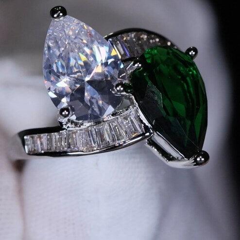 10Ct Green&White Sapphire Pear Cut Ring