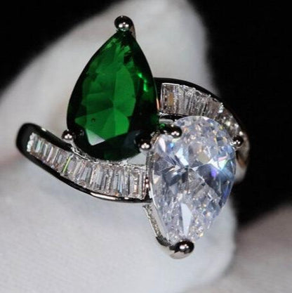 10Ct Green&White Sapphire Pear Cut Ring