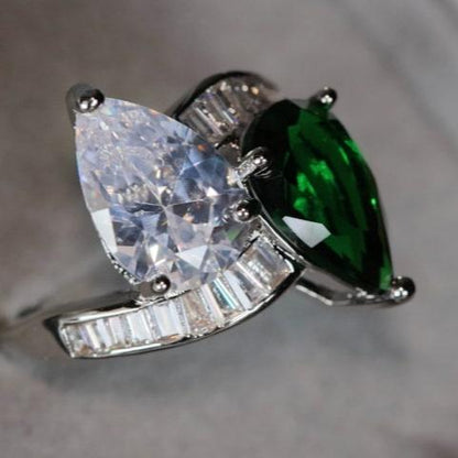 10Ct Green&White Sapphire Pear Cut Ring