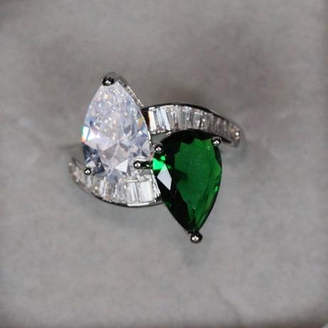 10Ct Green&White Sapphire Pear Cut Ring