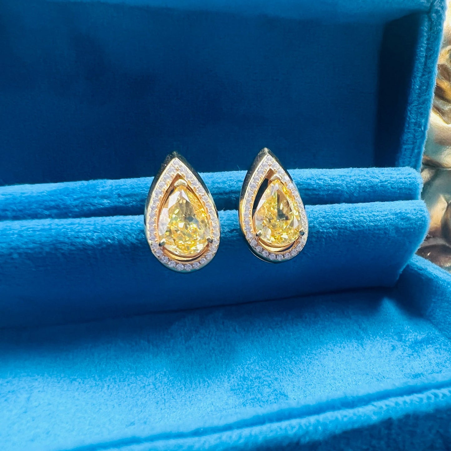 8Ct Yellow Sapphire Pear Cut Stud Earrings