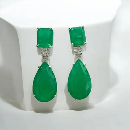 18Ct Pear Cut Drop Earrings