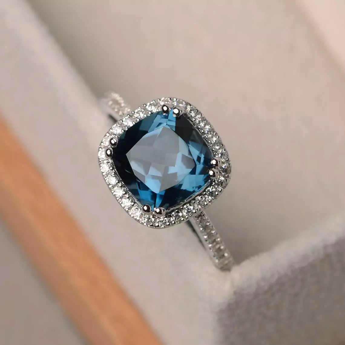 10Ct Blue Sapphire Cushion Cut Engaement Ring